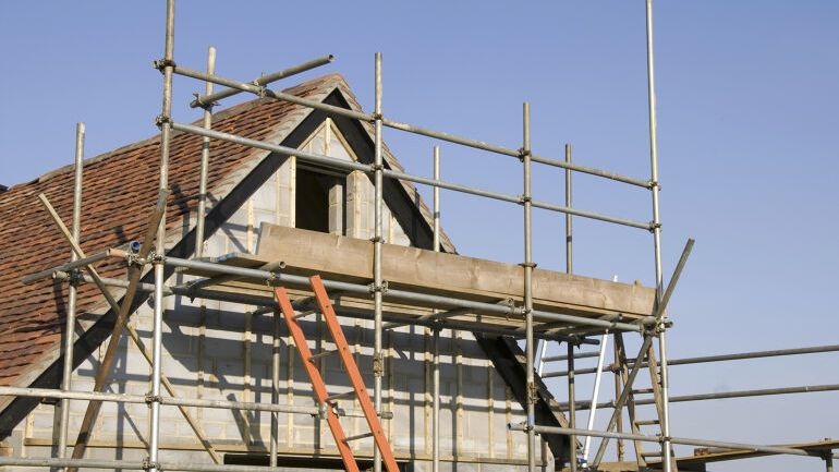 Husmøne med stillas